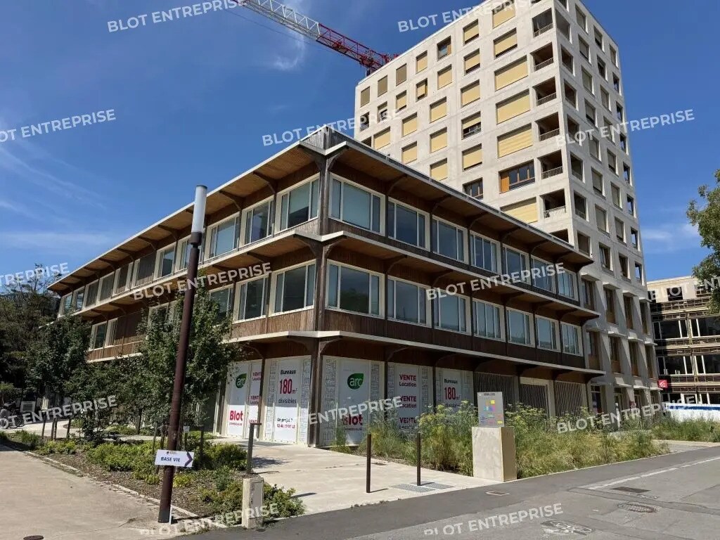12 Bis Rue Gaëtan Rondeau, Nantes à louer Photo de l’immeuble– Image 1 sur 15