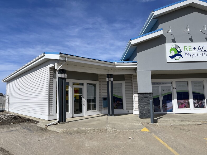 85 Hewlett Park Landng, Sylvan Lake, AB à louer - Photo de l’immeuble – Image 2 sur 5