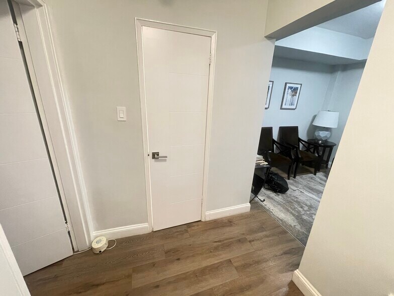 11045 71st Rd, Forest Hills, NY à vendre - Photo intérieure – Image 3 sur 13