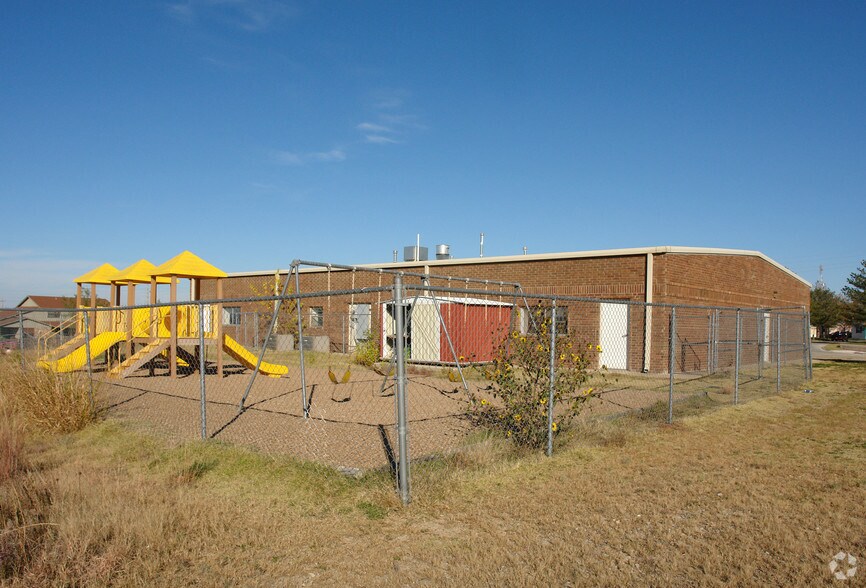 502 NE Flower Mound Rd, Lawton, OK à vendre - Photo de l’immeuble – Image 2 sur 2