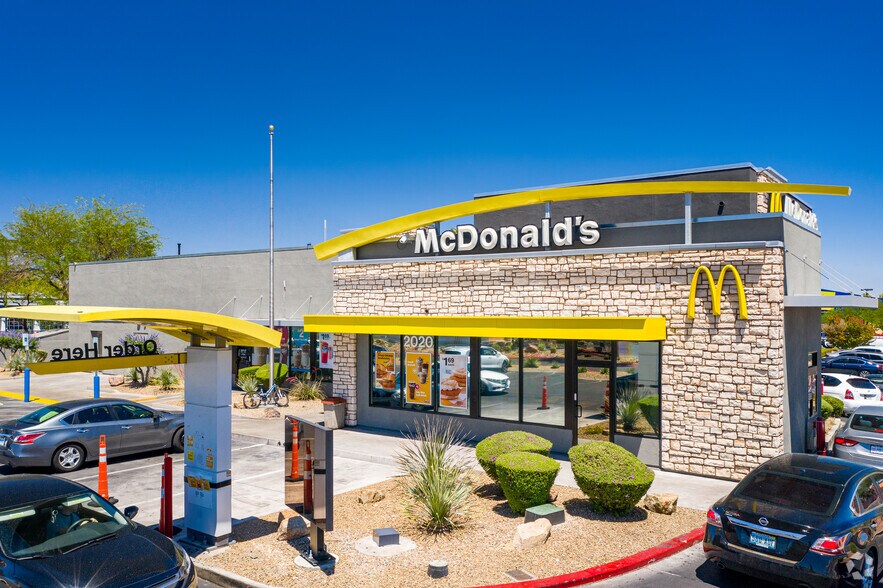 2050-2160 N Rainbow Blvd, Las Vegas, NV à louer - Photo de l’immeuble – Image 2 sur 17