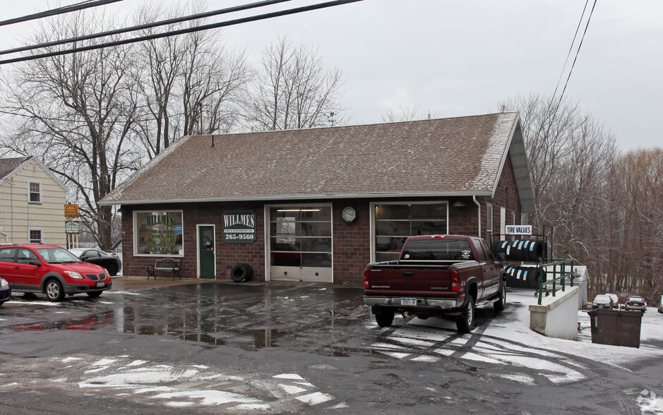 1434 Ridge Rd, Webster, NY à vendre - Photo principale – Image 1 sur 17