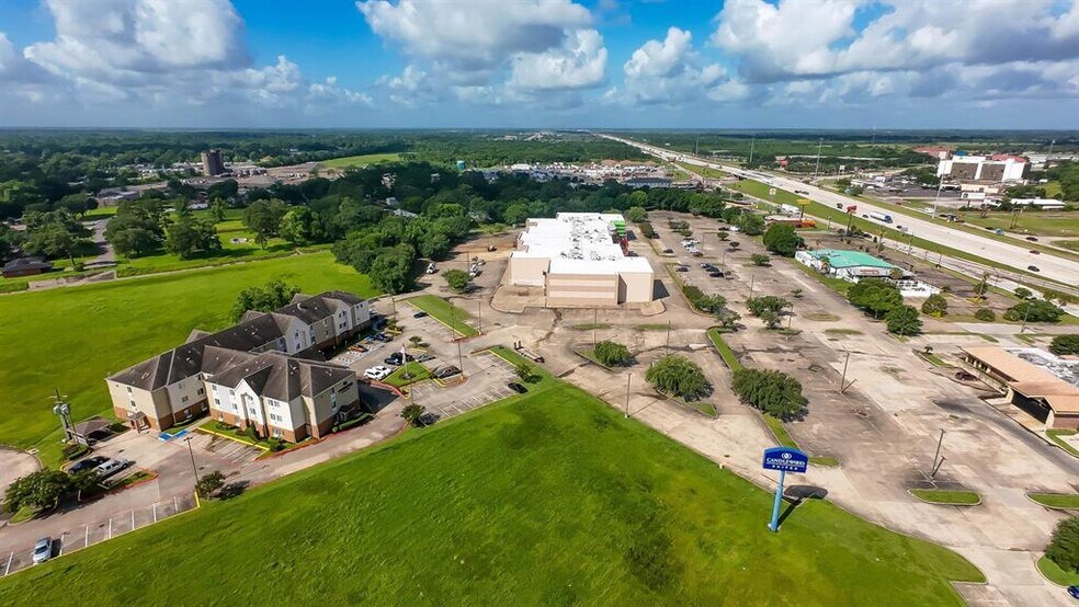 5365 Clearwater ct, Beaumont, TX à vendre - Aérien – Image 3 sur 7