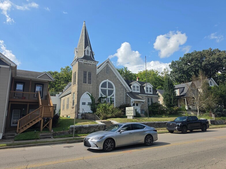4808 Eastern Ave, Cincinnati, OH à louer - Photo de l’immeuble – Image 1 sur 19