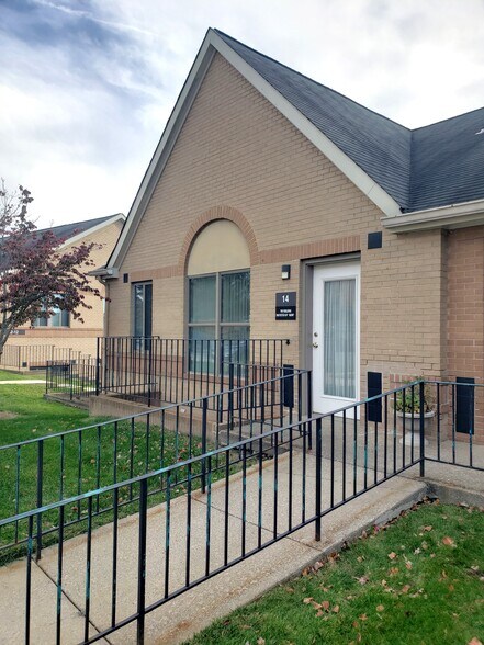 14 Executive Park Ct, Germantown, MD à vendre - Photo principale – Image 1 sur 6