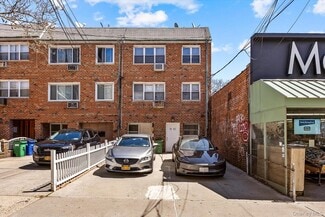 Plus de détails pour 5263 65th Pl, Maspeth, NY - Logement à vendre