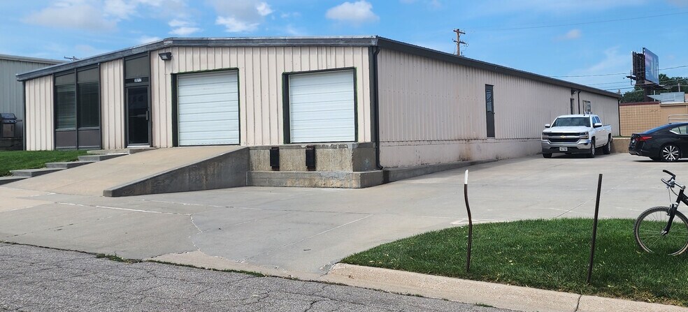 5617 S 49th St, Lincoln, NE à louer - Photo principale – Image 1 sur 11