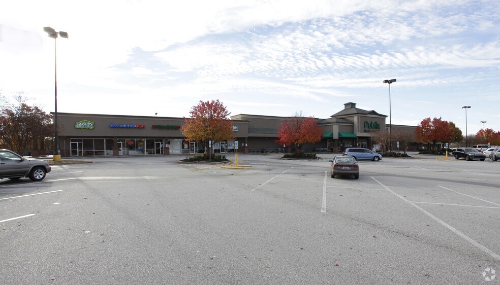 2700 Woodruff Rd, Simpsonville, SC à louer - Photo principale – Image 1 sur 9