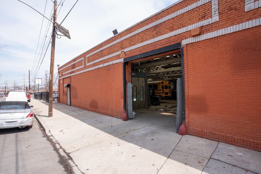 615 Frelinghuysen Ave, Newark, NJ à vendre - Photo de l’immeuble – Image 3 sur 19