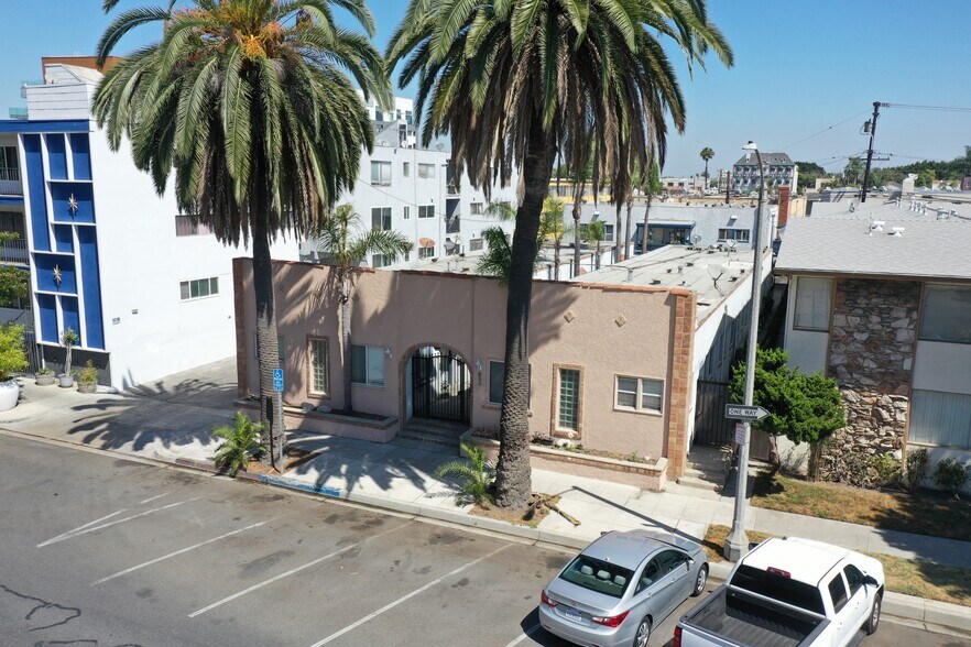 833 E 1st St, Long Beach, CA à vendre - Photo de l’immeuble – Image 2 sur 11