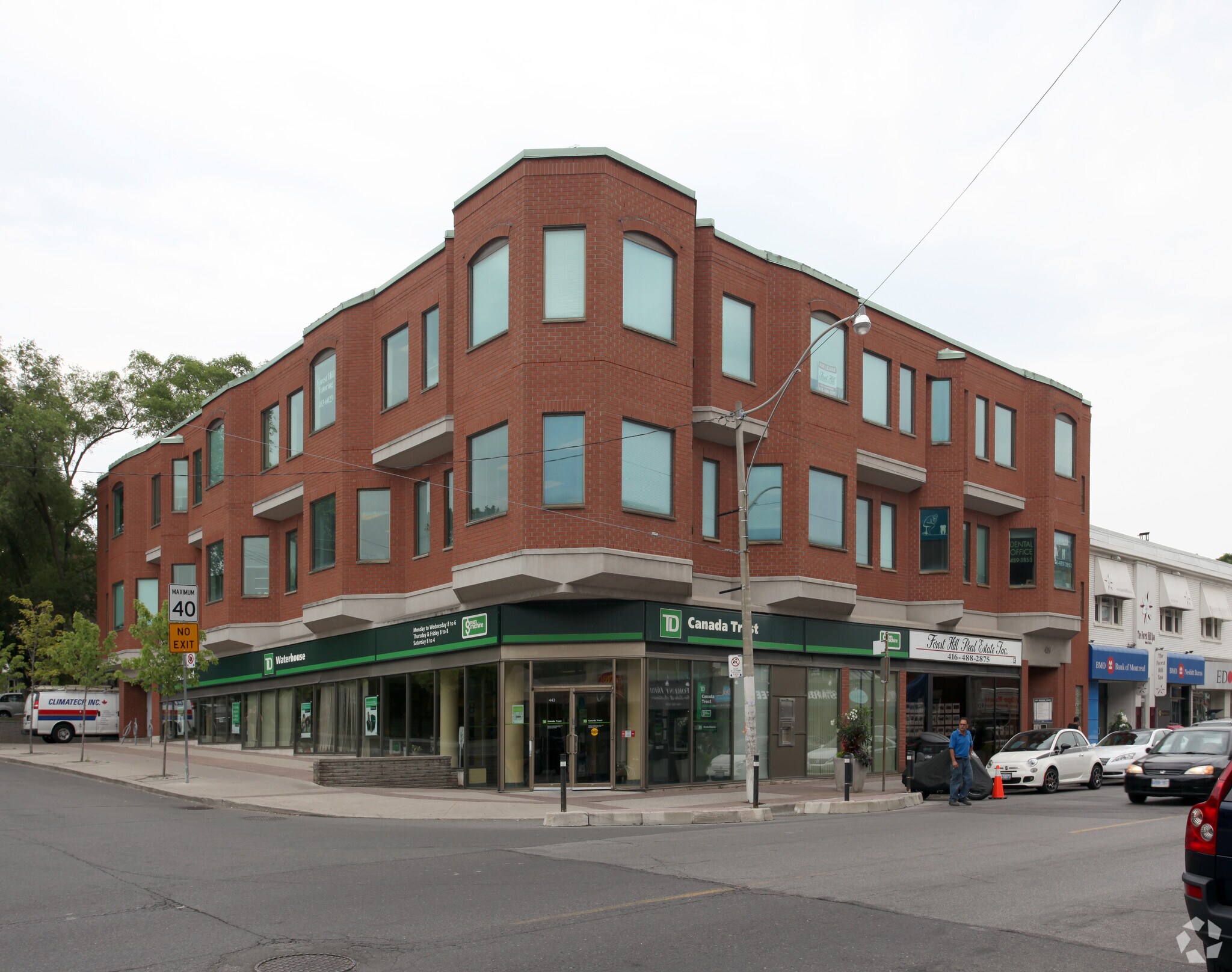 439-443 Spadina Rd, Toronto, ON à louer Photo principale– Image 1 sur 3