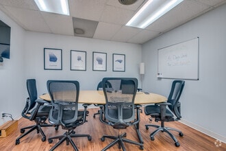 10625 W North Ave, Milwaukee, WI à louer Photo intérieure– Image 2 sur 3