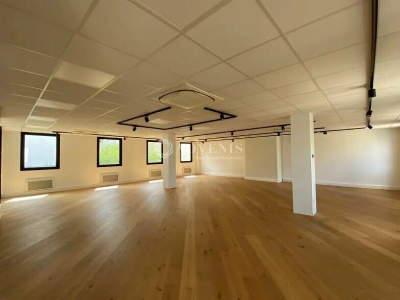 Bureau dans Boulogne-Billancourt à louer - Photo de l’immeuble – Image 1 sur 8
