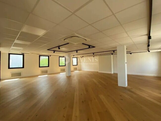 Plus de détails pour Bureau à louer