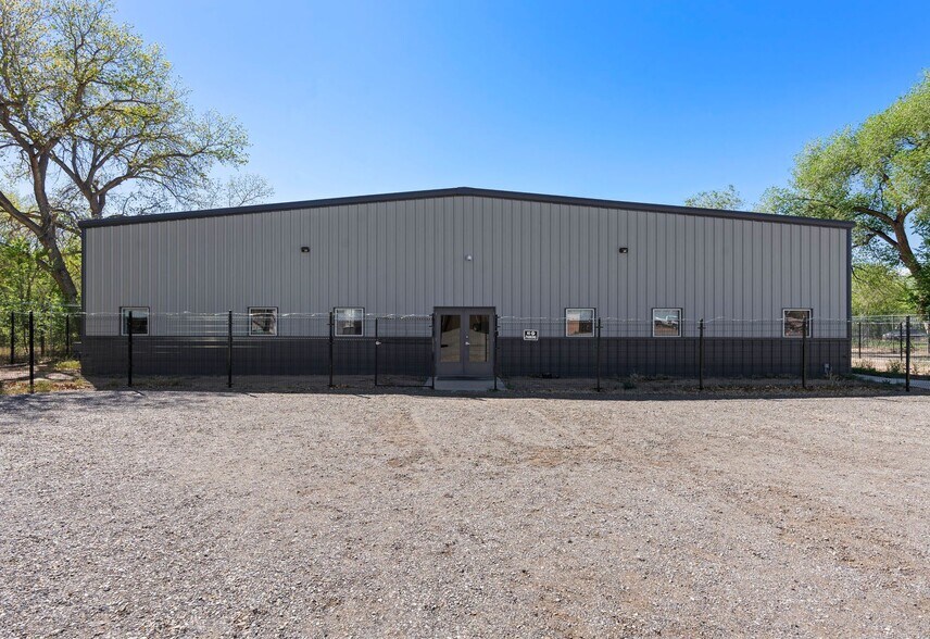 911 N Camino del Pueblo, Bernalillo, NM à vendre - Photo de l’immeuble – Image 1 sur 16
