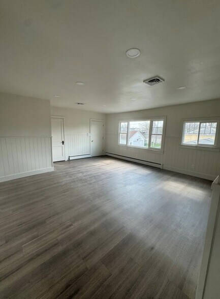 121 N Wayne St, Saint Marys, OH à louer - Photo de l’immeuble – Image 2 sur 13
