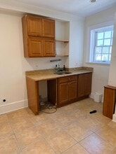 8 Bond St, Great Neck, NY à louer Photo intérieure– Image 2 sur 9