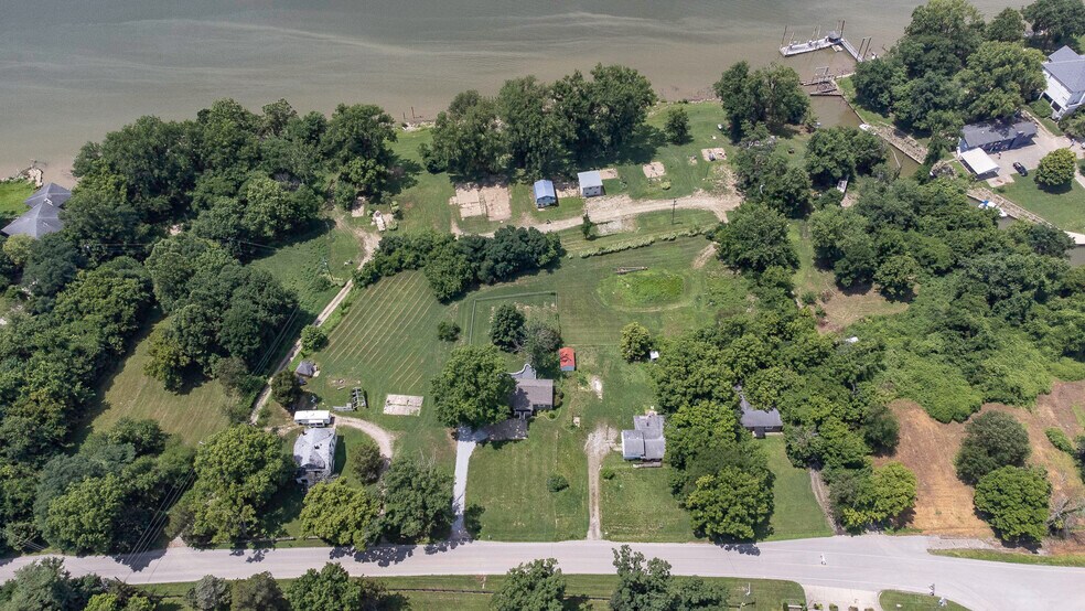 5209 River Rd, Louisville, KY à vendre - Photo principale – Image 1 sur 55