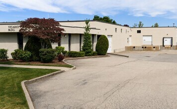 31 Western Industrial Dr, Cranston, RI à louer Photo intérieure– Image 1 sur 2
