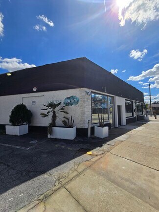 Plus de détails pour 790-792 SW Cascade Rd, Atlanta, GA - Local commercial à vendre