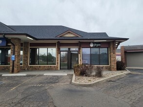1811 Hover St, Longmont, CO à louer Photo de l’immeuble– Image 1 sur 6