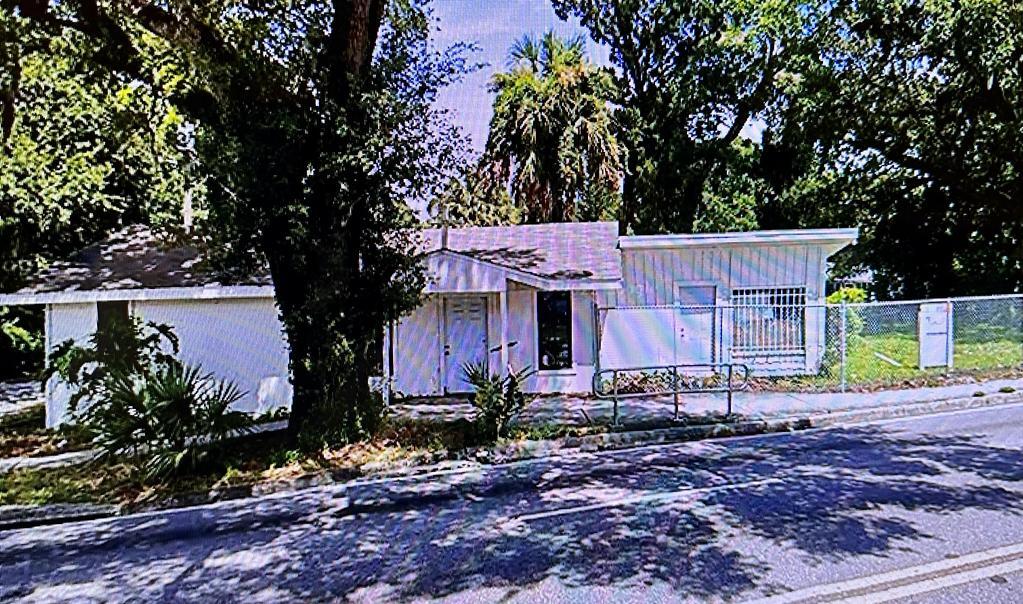 7813 N Nebraska Ave, Tampa, FL à louer Photo principale– Image 1 sur 3