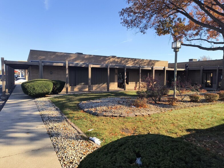 1640-1646 45th St, Munster, IN à vendre - Photo de l’immeuble – Image 2 sur 9