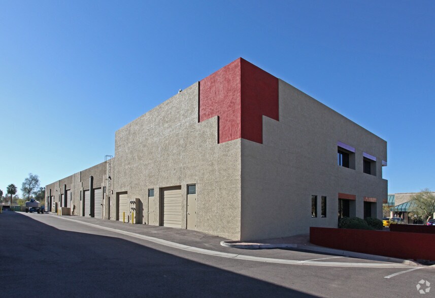7621 E Gray Rd, Scottsdale, AZ à louer - Photo de l’immeuble – Image 3 sur 12