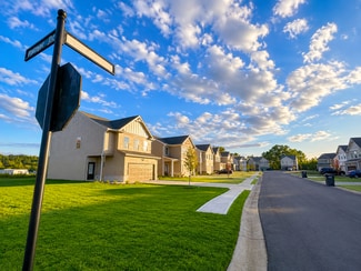 Plus de détails pour 300 Harrison Dr, Calhoun, GA - Logement à vendre