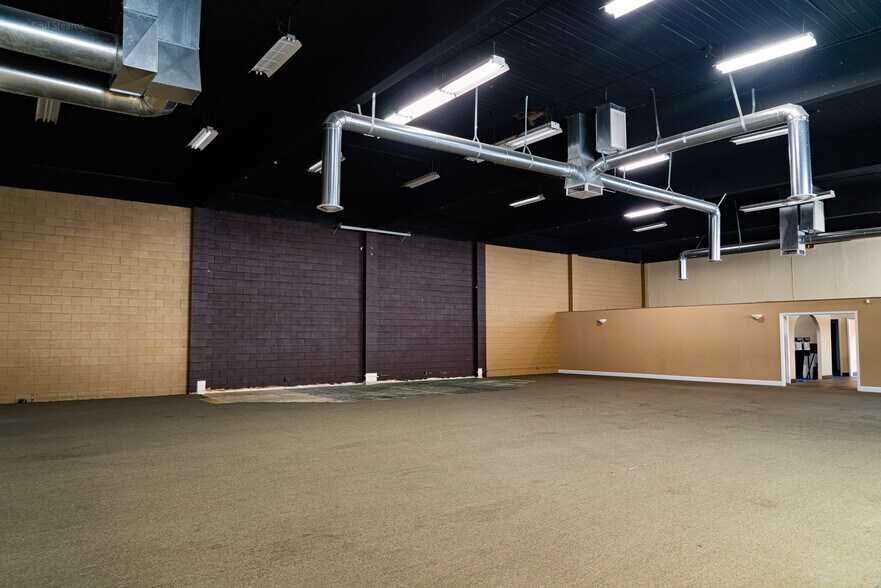 820 S Central Ave, Medford, OR à louer - Photo de l’immeuble – Image 3 sur 9