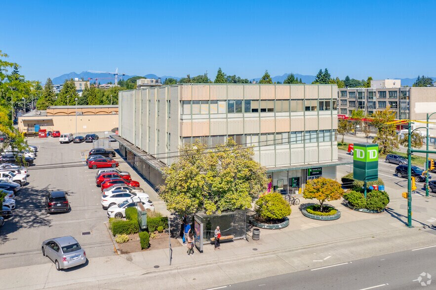 5655 Cambie St, Vancouver, BC à louer - Photo de l’immeuble – Image 3 sur 8