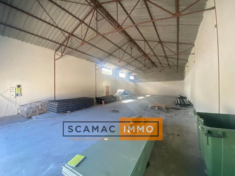 Industriel/Logistique dans Gardanne à louer - Photo de l’immeuble – Image 3 sur 4