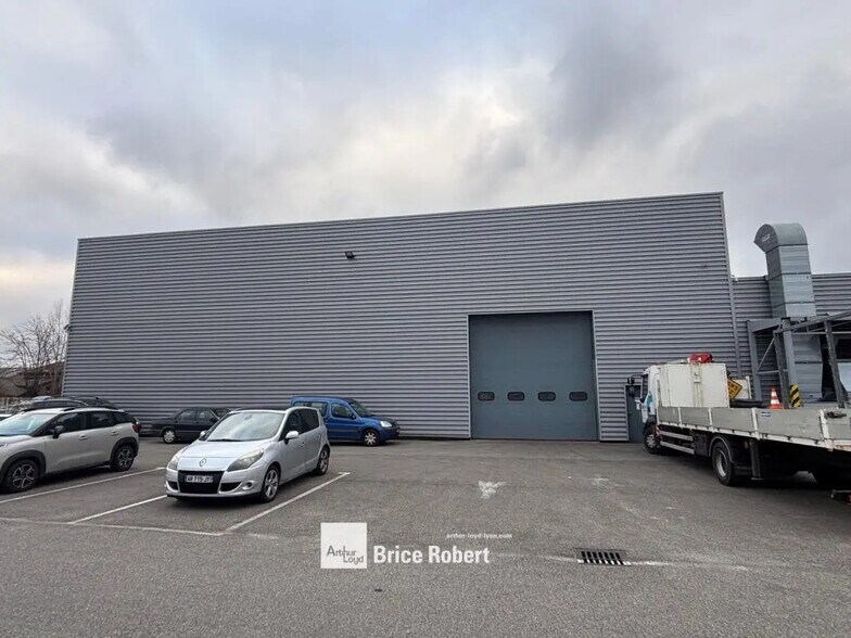 Bureau dans Villeurbanne à louer - Photo de l’immeuble – Image 2 sur 7