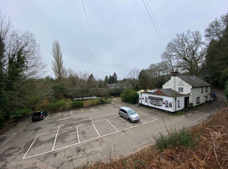 Charles Hl, Tilford à vendre - Photo de l’immeuble – Image 3 sur 7