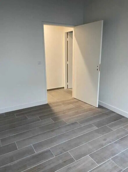 Bureau dans Les Pavillons-sous-Bois à louer - Photo de l’immeuble – Image 2 sur 6