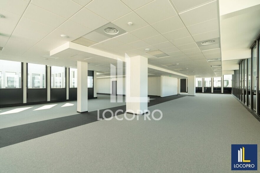 455 Promenade Des Anglais, Nice à louer - Photo de l’immeuble – Image 1 sur 17