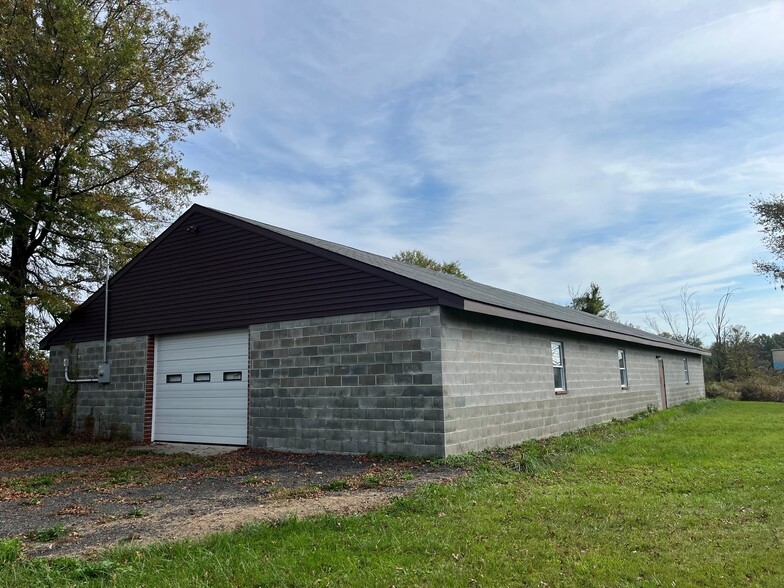 857 State Route 12, Frenchtown, NJ à louer - Photo principale – Image 1 sur 3