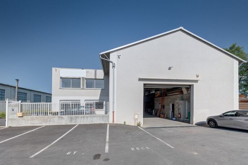 4 Rue D'Arsonval, Chassieu à louer Photo de l’immeuble– Image 1 sur 7