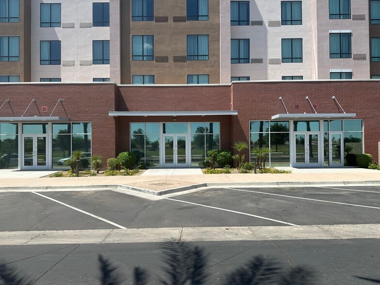 860 N Riverside St, Mesa, AZ à louer - Photo de l’immeuble – Image 2 sur 10