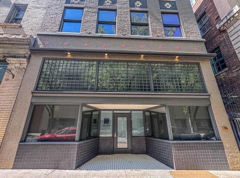 209 1st St SW, Roanoke, VA à vendre - Photo principale – Image 1 sur 21