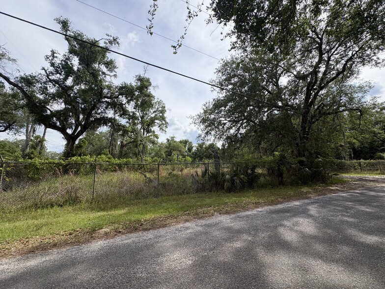101 Collins Rd, Osteen, FL à vendre - Photo de l’immeuble – Image 3 sur 3