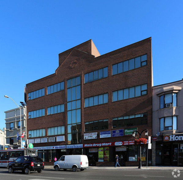 658 Danforth Ave, Toronto, ON à louer - Photo de l’immeuble – Image 3 sur 4