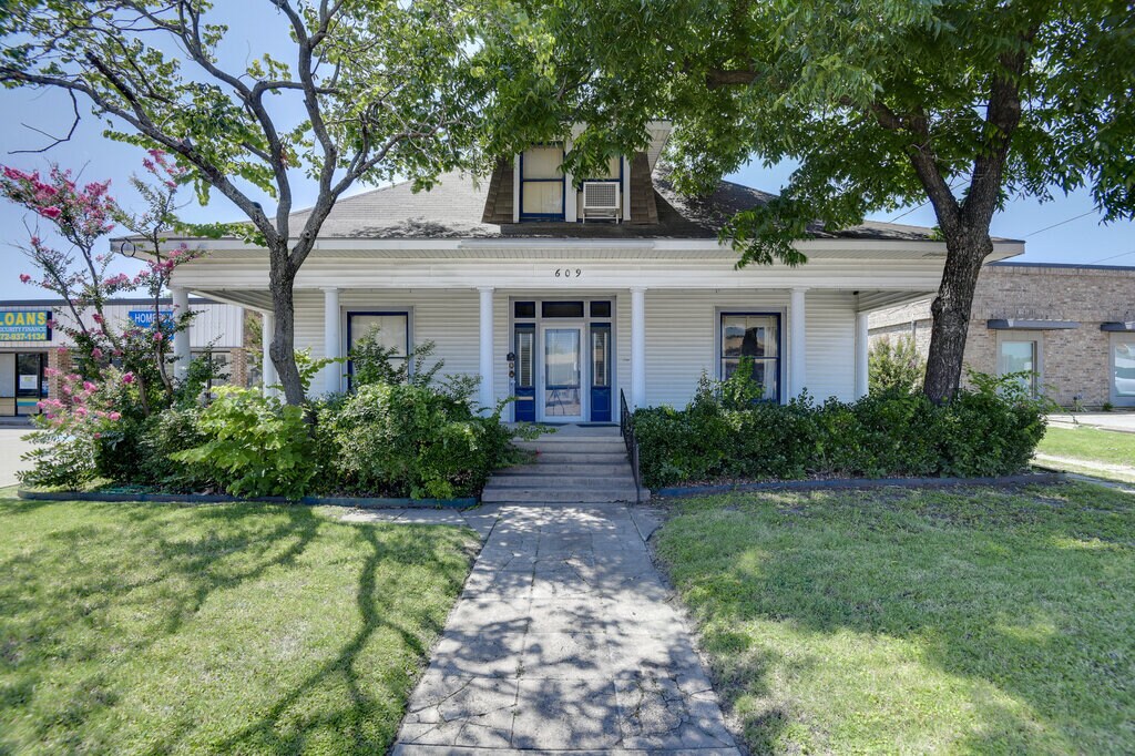 609 Ferris Ave, Waxahachie, TX à vendre Photo principale– Image 1 sur 32