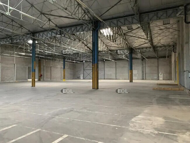 Plus de détails pour Industriel/Logistique à louer