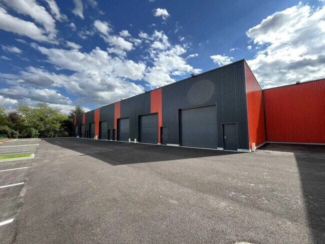 Plus de détails pour 31 Rue Du Claret, Charvieu-Chavagneux - Local d'activités à louer
