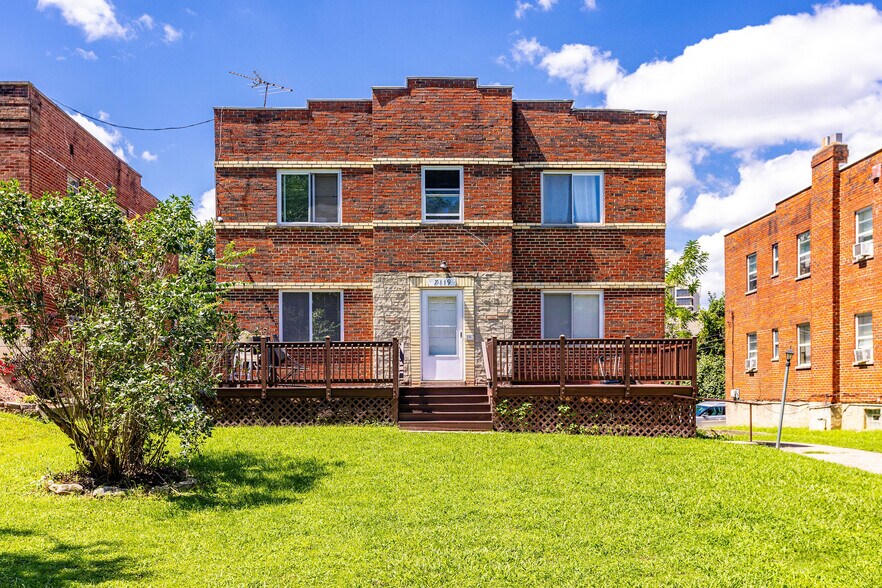 7119 Eastlawn Dr, Cincinnati, OH à vendre - Photo de l’immeuble – Image 2 sur 26