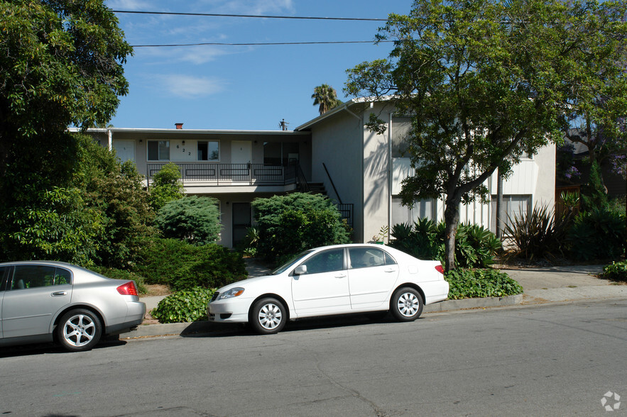 622 E Victoria St, Santa Barbara, CA à vendre - Photo principale – Image 1 sur 2