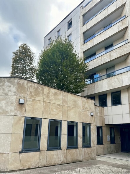 52 Rue Du Capitaine Guynemer, Courbevoie à vendre - Photo de l’immeuble – Image 2 sur 17