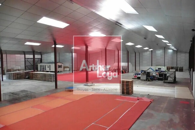 Plus de détails pour Industriel/Logistique à vendre