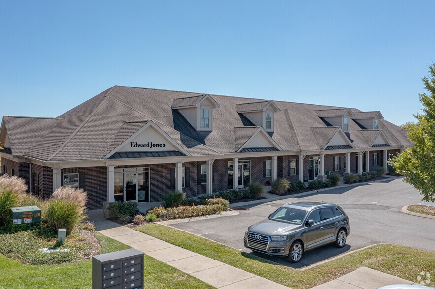 1526 Hunt Club Blvd, Gallatin, TN à louer - Photo principale – Image 1 sur 3